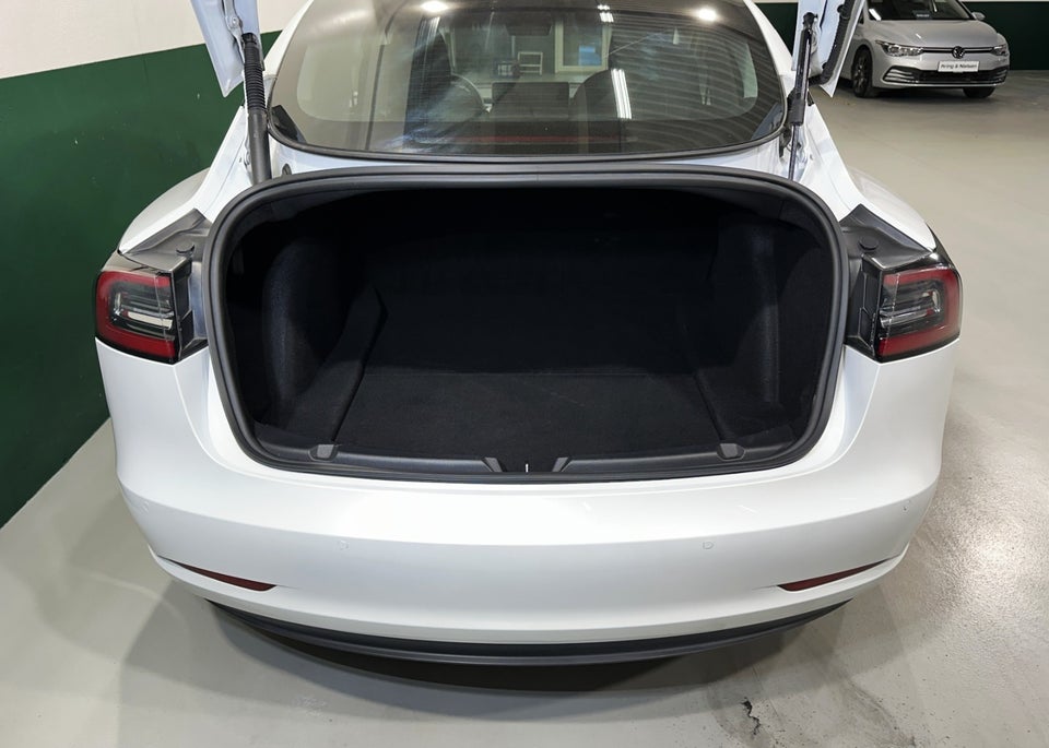 Tesla Model 3 Standard Range+ RWD 4d
