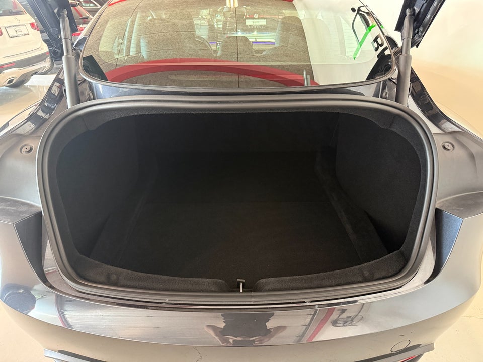 Tesla Model 3 Long Range AWD 4d