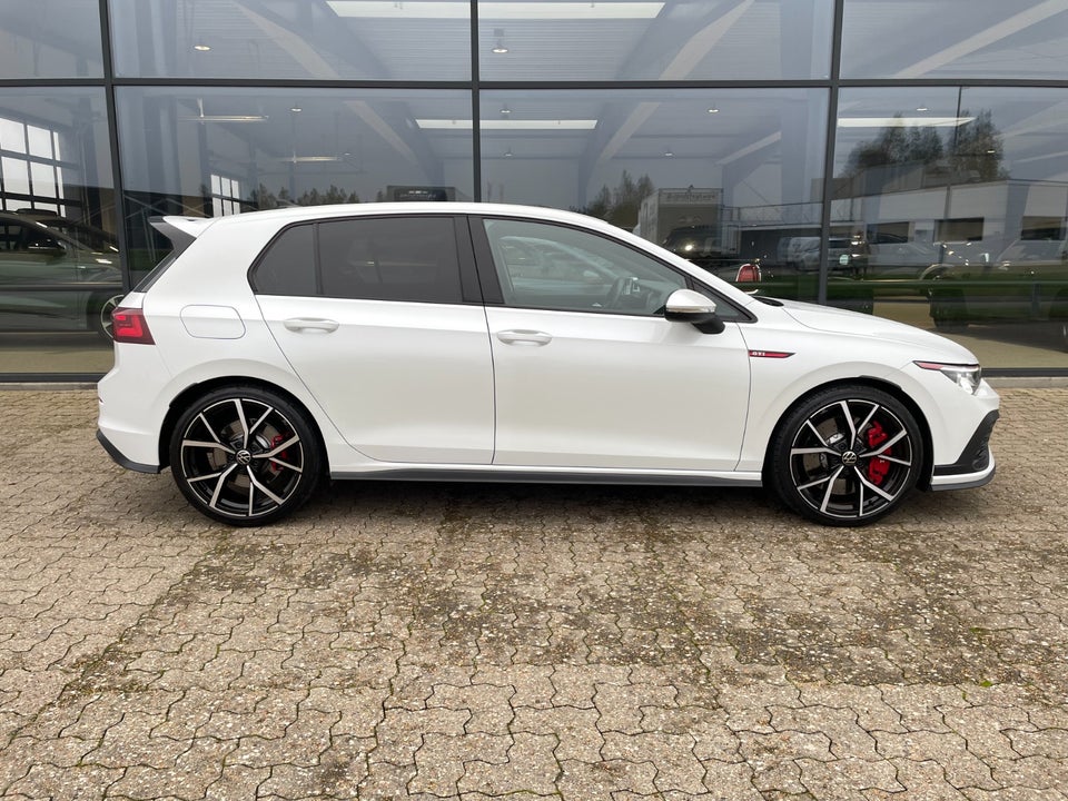 VW Golf VIII 2,0 GTi Clubsport DSG 5d