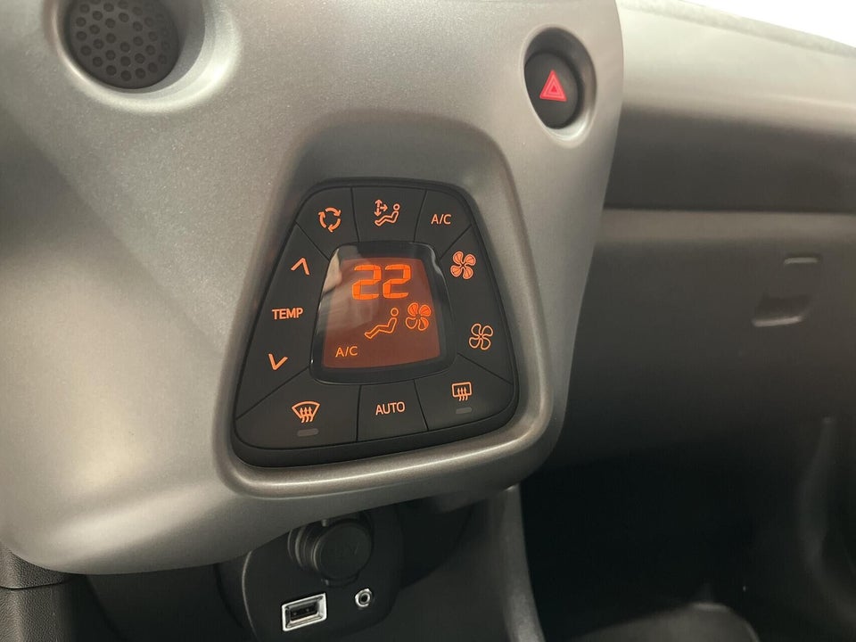 Toyota Aygo 1,0 VVT-i x-press 5d