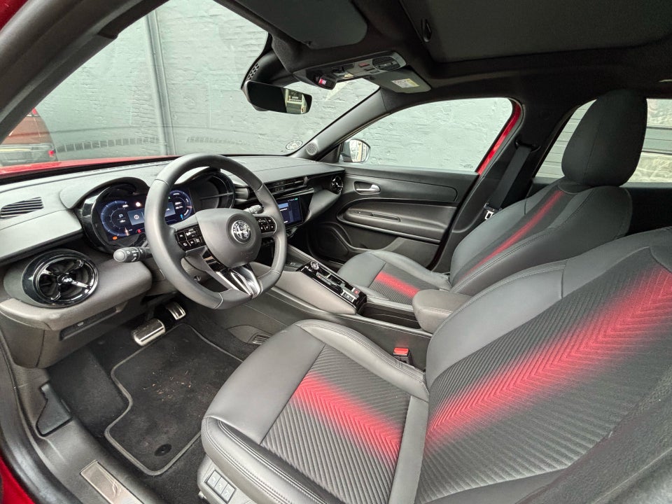 Alfa Romeo Junior Elettrica Speciale 5d