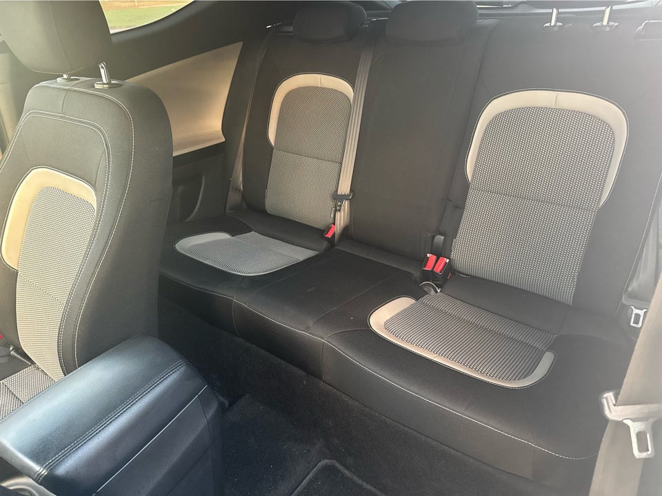 Kia ProCeed 1,6 CRDi 128 Premium 3d