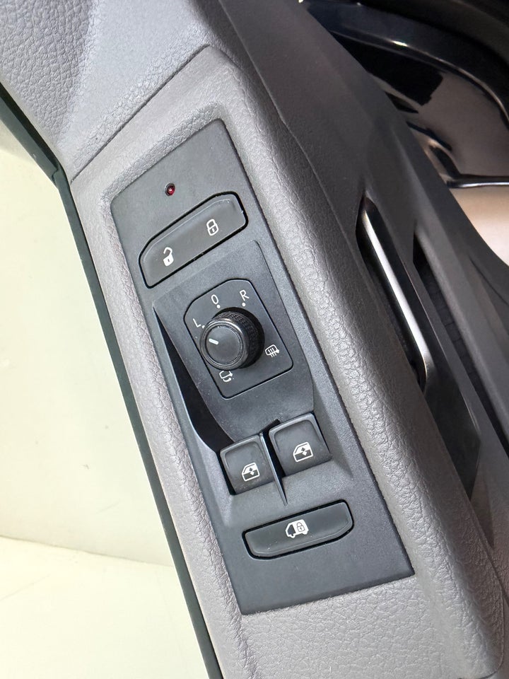 VW Transporter 2,0 TDi 199 Kassevogn DSG kort