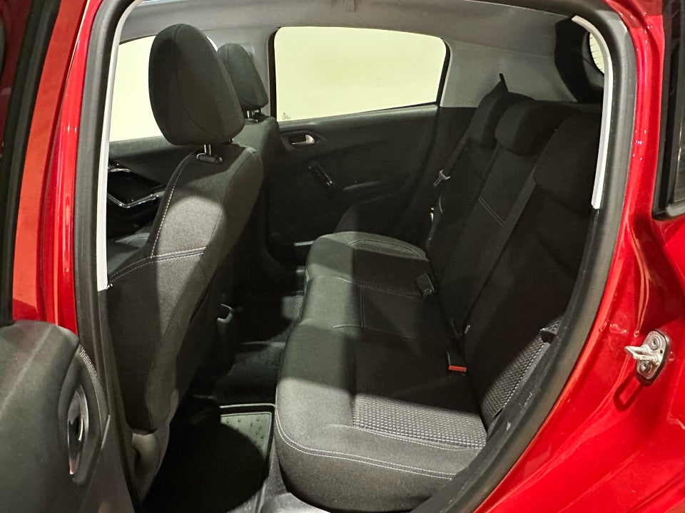 Peugeot 208 1,5 BlueHDi 100 Infinity Sky 5d