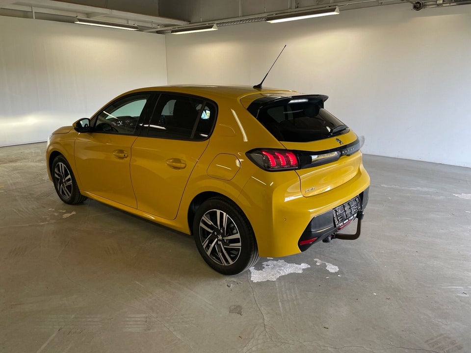 Peugeot 208 1,2 PureTech 100 Allure EAT8 5d