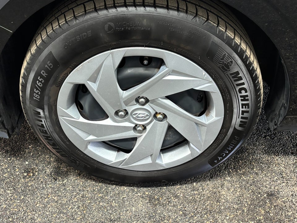 Hyundai i20 1,0 T-GDi Essential DCT 5d