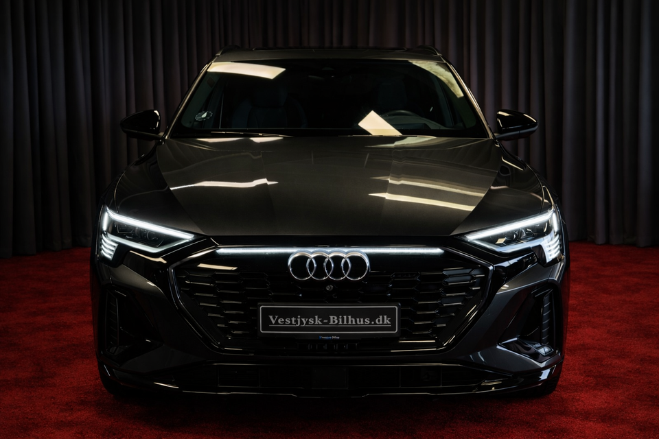 Audi Q8 e-tron 55 S-line Sportback quattro 5d