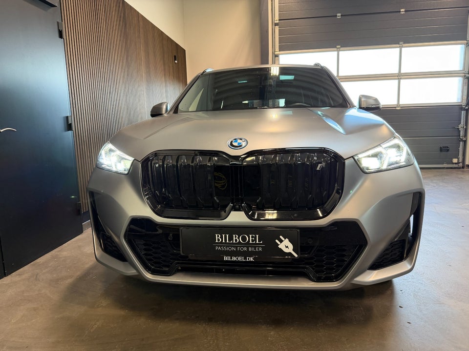 BMW iX1 xDrive30 Fully Charged M-Sport 5d