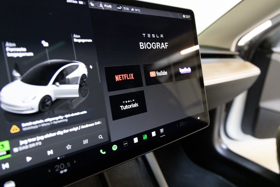 Tesla Model 3 RWD 4d