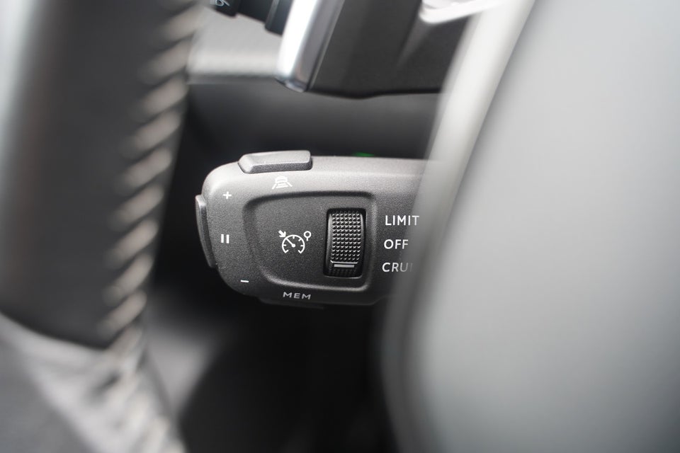 Peugeot 2008 1,2 PureTech 130 Allure Pack EAT8 5d