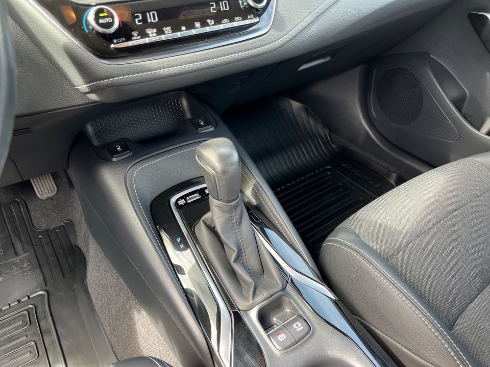 Toyota Corolla 2,0 Hybrid Active Premium MDS 5d