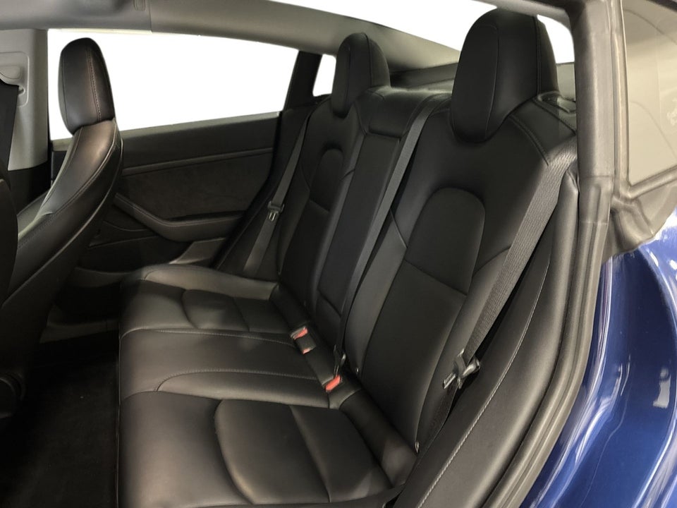 Tesla Model 3 Standard Range+ RWD 4d