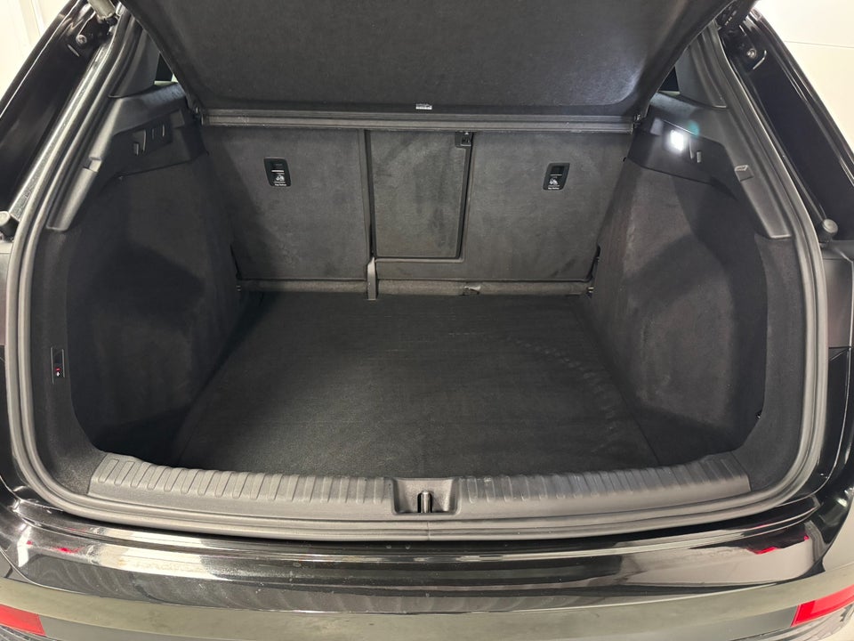 Audi Q4 e-tron 45 Attitude S-line quattro 5d