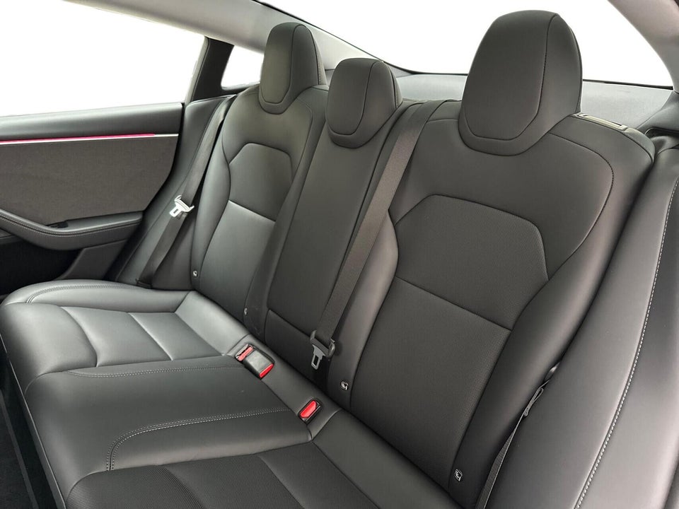 Tesla Model 3 RWD 4d