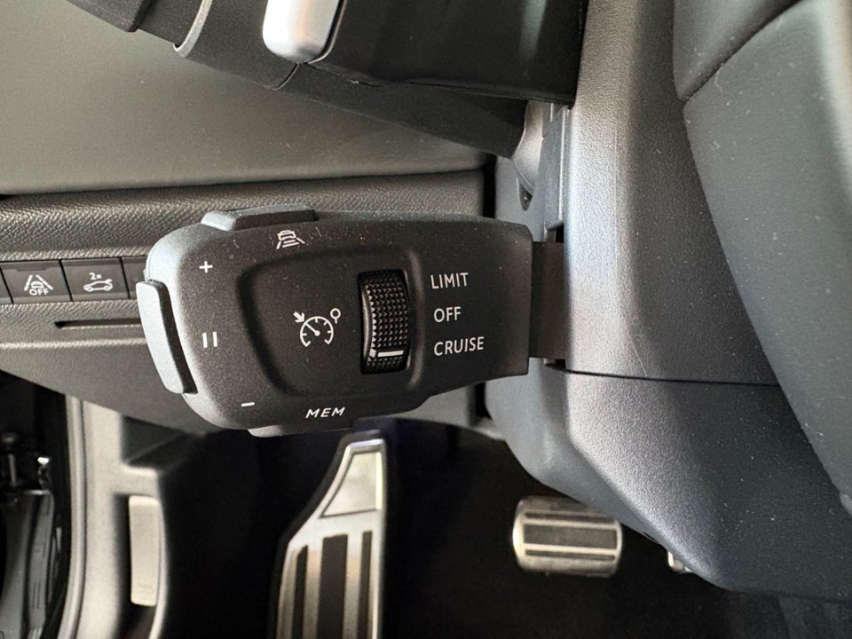 DS DS 9 1,6 E-Tense Rivoli EAT8 4d