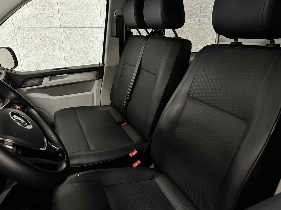 VW Transporter 2,0 TDi 150 Kassevogn DSG kort