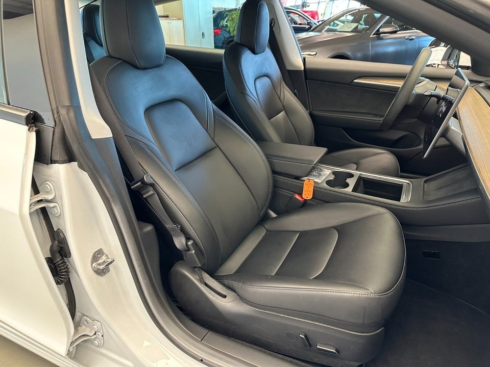 Tesla Model 3 RWD 4d