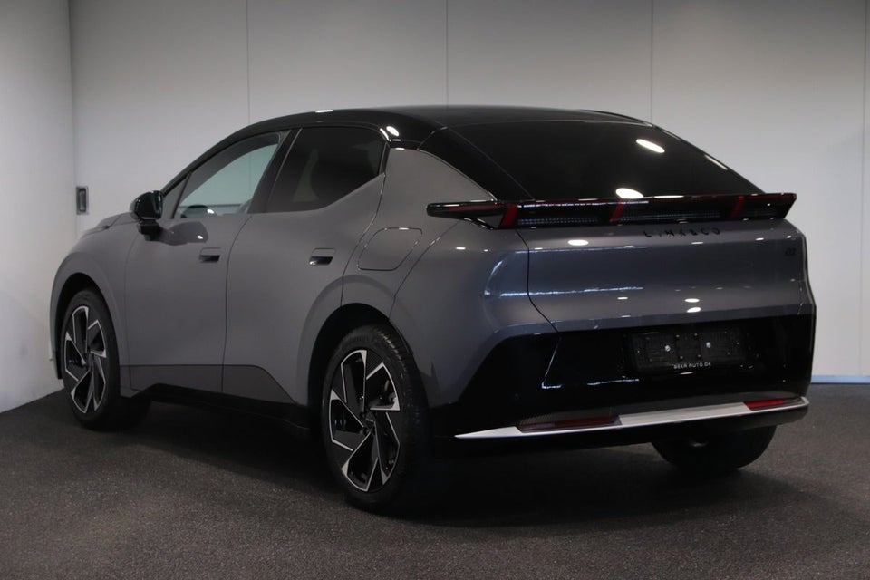 Lynk & Co 02 More 5d