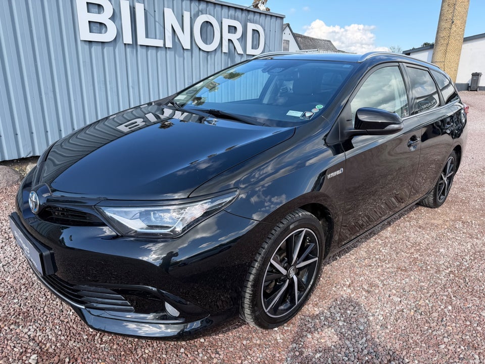Toyota Auris 1,8 Hybrid H2 Selected Touring Sports CVT 5d