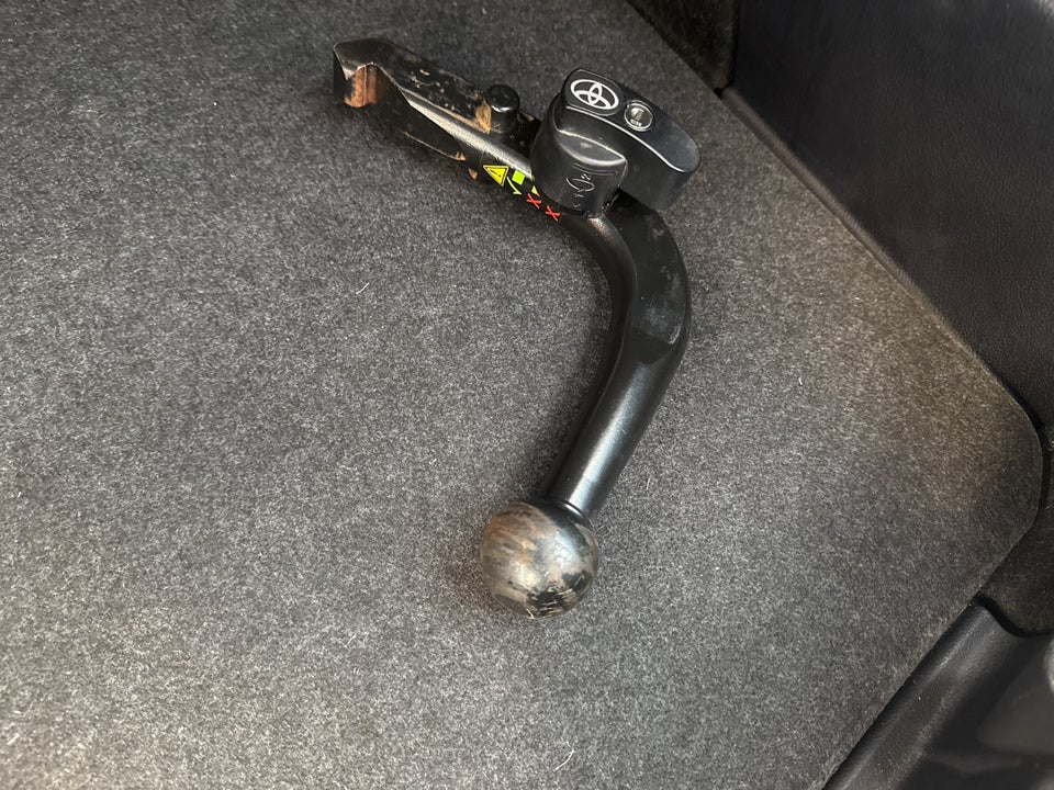 Toyota Auris 1,8 Hybrid H2 Comfort CVT 5d