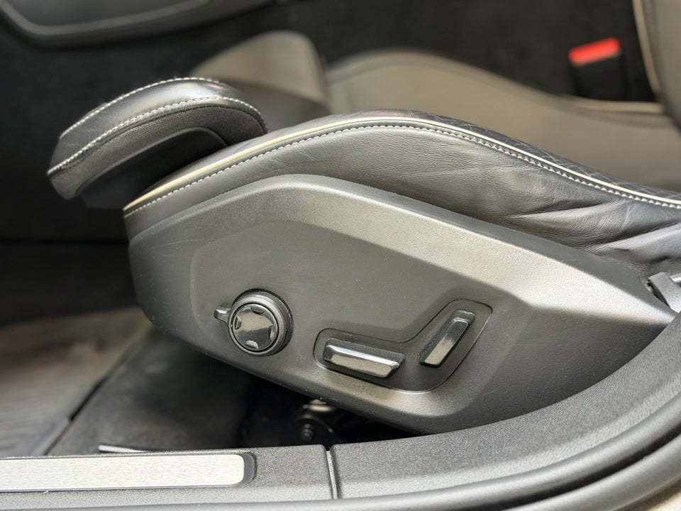 Volvo V60 2,0 T6 ReCharge R-Design aut. AWD 5d