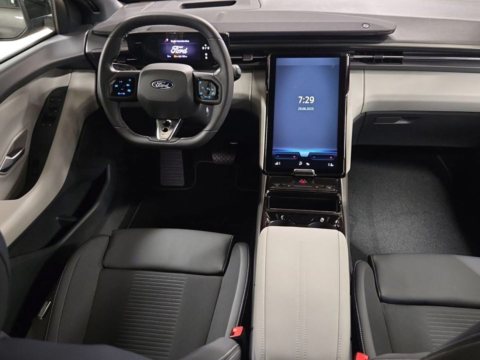 Ford Capri 77 Select Extended Range 5d