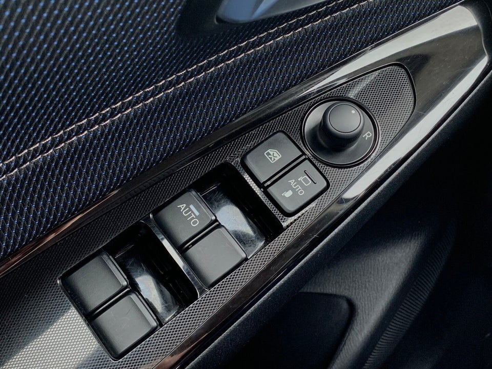 Mazda 2 1,5 SkyActiv-G 90 Cosmo 5d