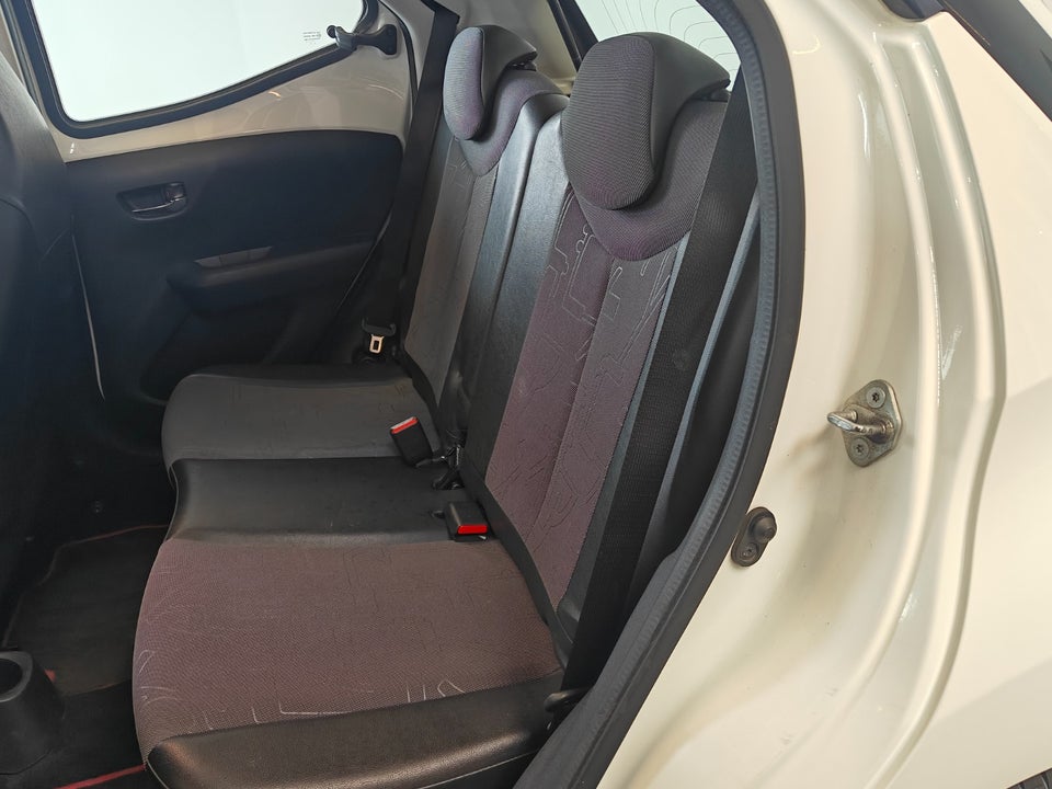 Toyota Aygo 1,0 VVT-i x-sky 5d