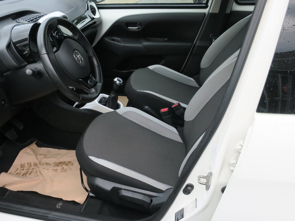 Toyota Aygo 1,0 VVT-i x-wave 3d