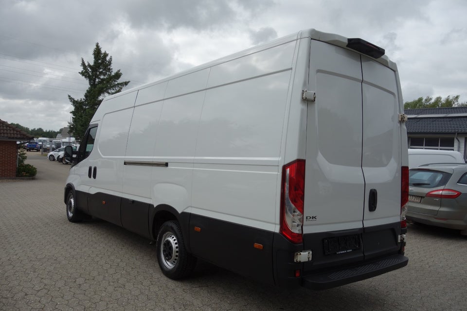 Iveco Daily 2,3 35S16 16m³ Van AG8