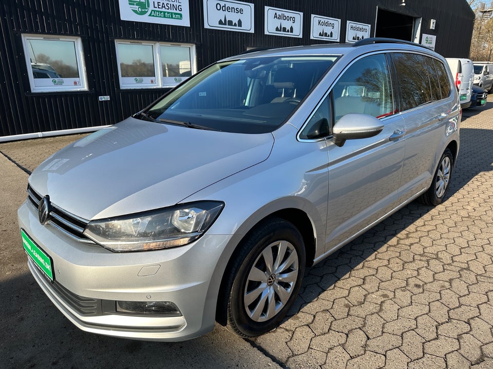 VW Touran 2,0 TDi 150 Comfortline DSG Van 5d