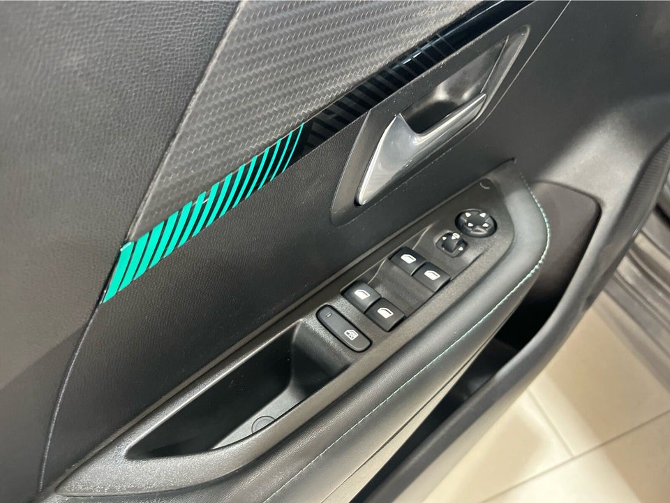 Peugeot 208 1,2 PureTech 100 Allure Pack EAT8 5d