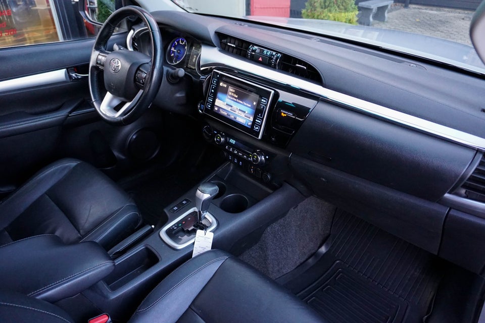 Toyota HiLux 2,4 D-4D 150 T4 Db.Kab aut. 4x4 4d