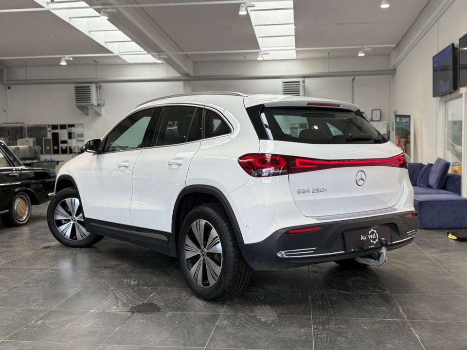 Mercedes EQA250+ Progressive 5d