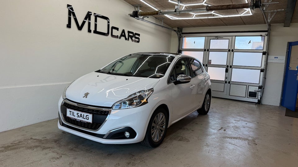 Peugeot 208 1,2 PureTech 82 Allure Sky 5d