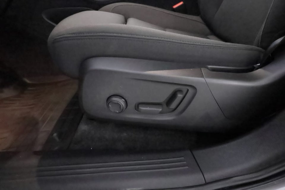 Volvo EX40 Extended Range Plus 5d