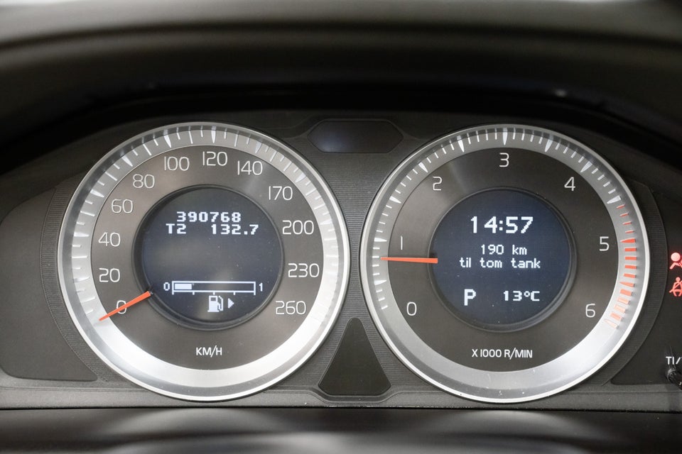 Volvo XC60 2,4 D5 215 Summum aut. AWD 5d