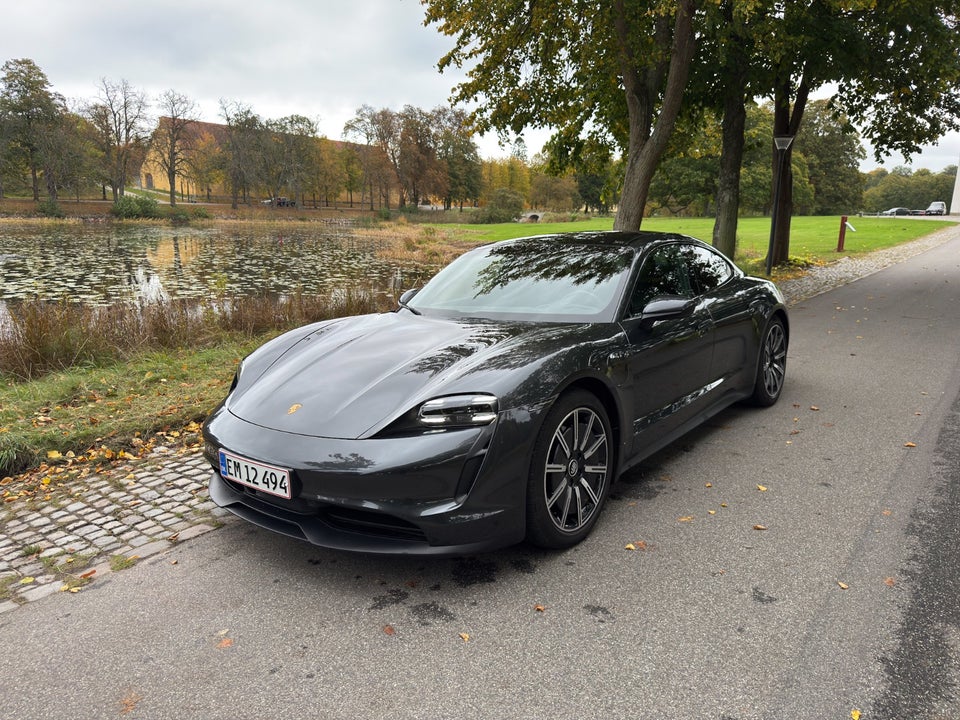 Porsche Taycan Performance+ 4d