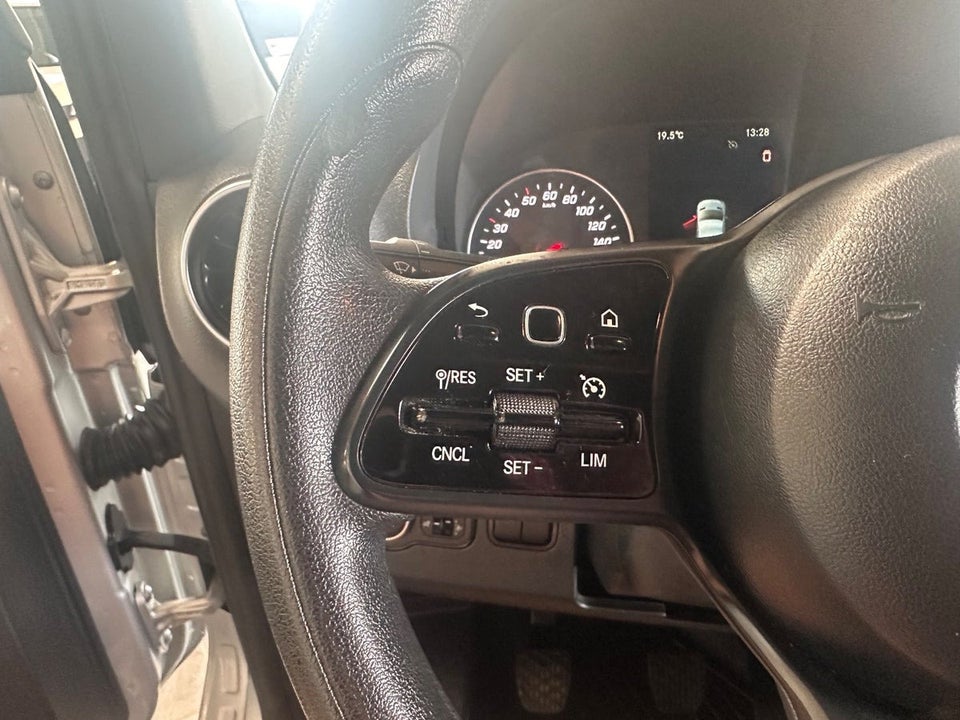 Mercedes Sprinter 319 3,0 CDi A2 Kassevogn RWD