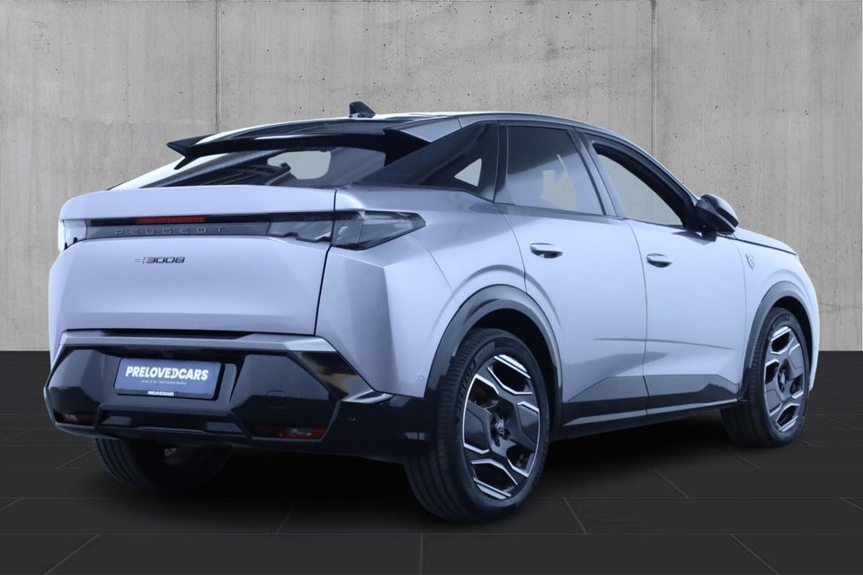 Peugeot e-3008 77 GT Pack 5d