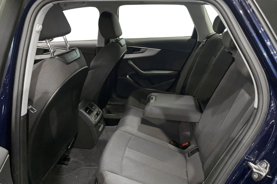 Audi A4 40 TFSi S-line plus Avant S-tr. 5d