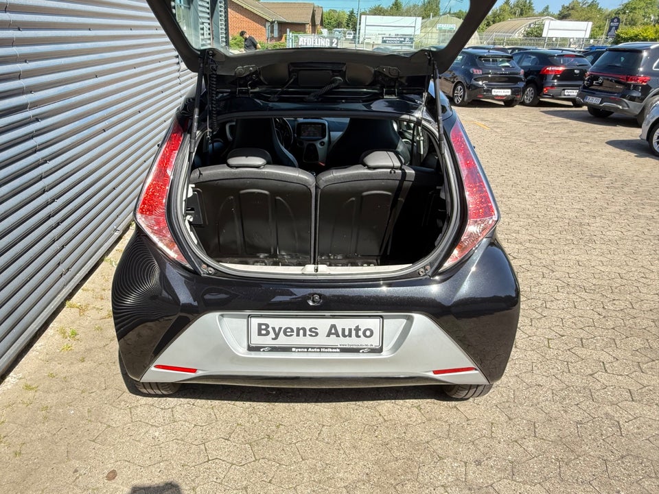 Toyota Aygo 1,0 VVT-i x-black II 5d
