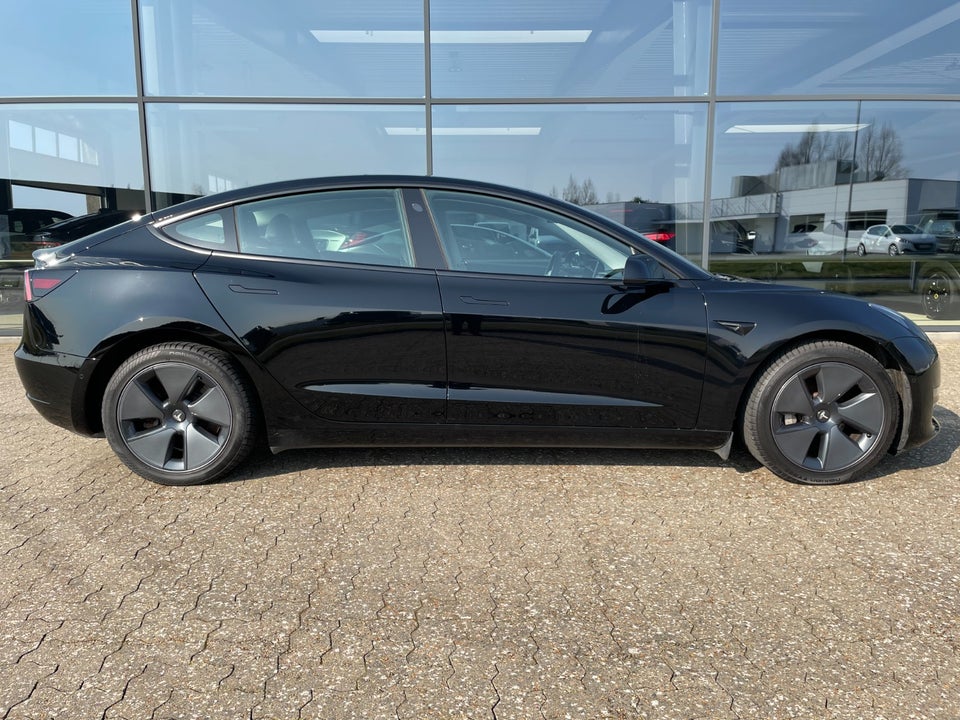 Tesla Model 3 Long Range AWD 4d