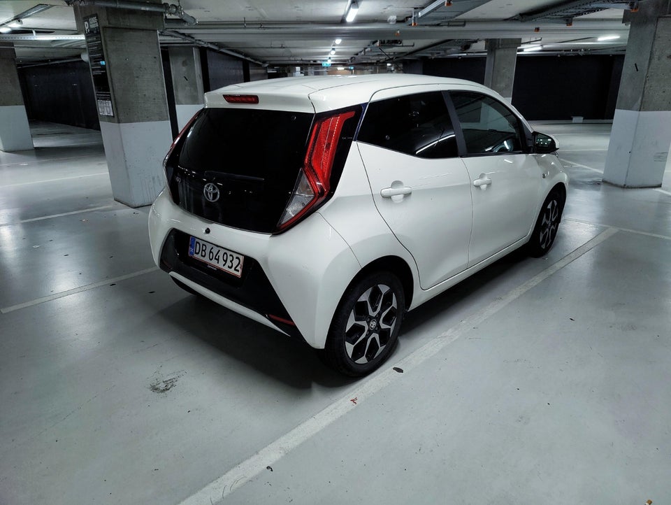 Toyota Aygo 1,0 VVT-i x-press 5d