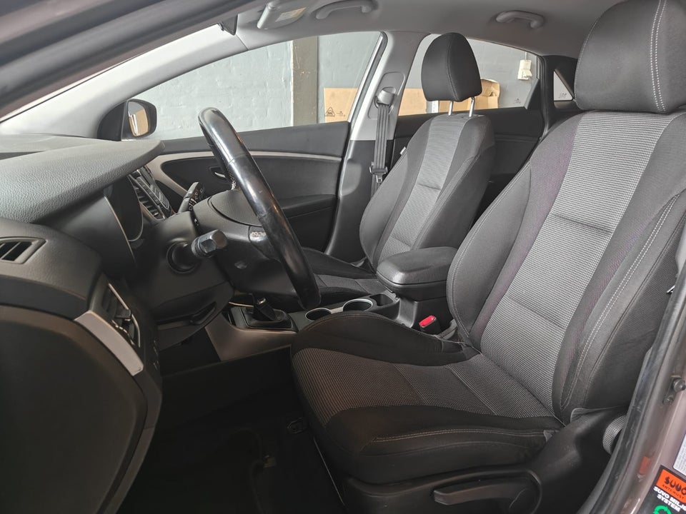 Hyundai i30 1,6 GDi Comfort Eco 3d