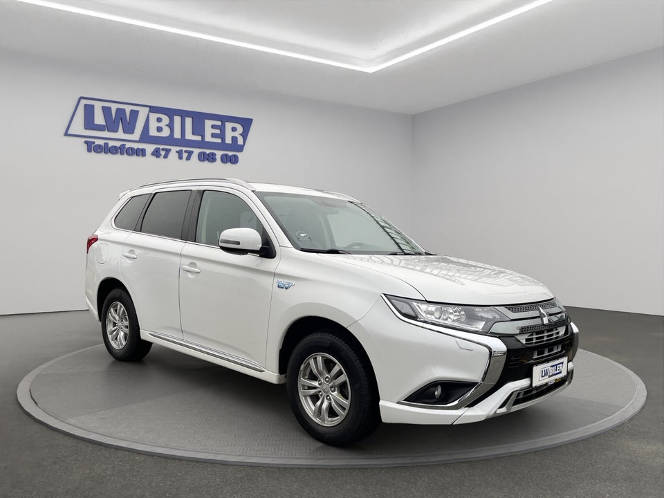 Mitsubishi Outlander 2,4 PHEV Inform CVT 4WD 5d