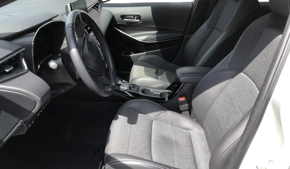 Toyota Corolla 1,8 Hybrid Active Premium Touring Sports MDS 5d