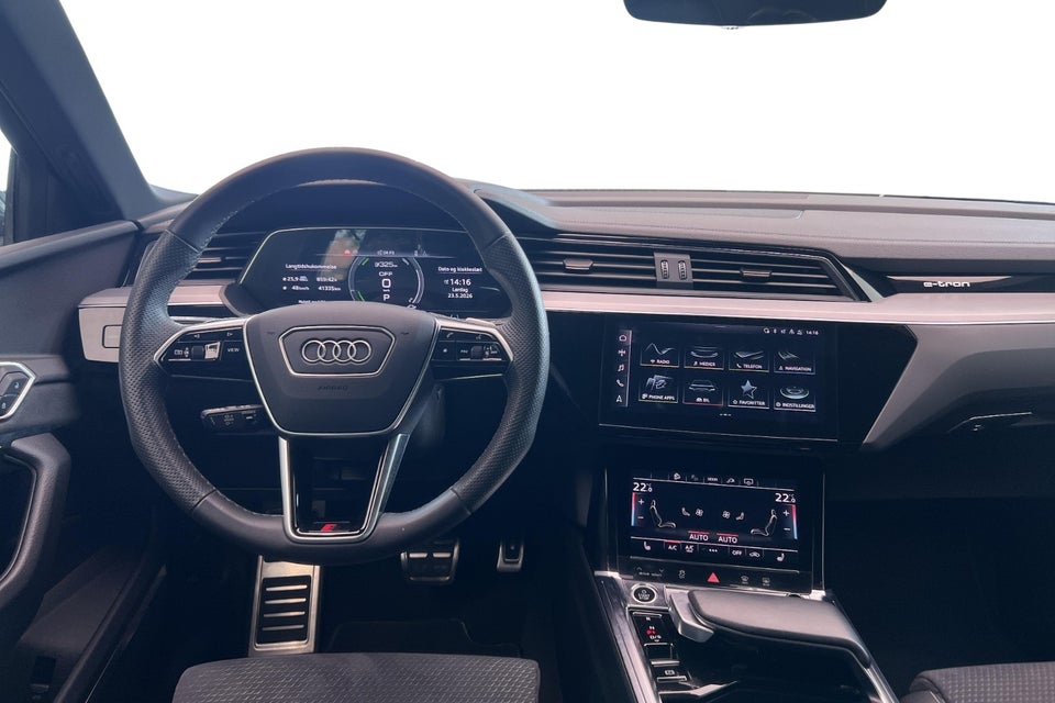 Audi Q8 e-tron 55 S-line quattro 5d