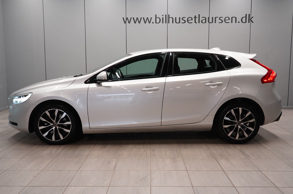 Volvo V40 1,5 T3 152 Dynamic Edition aut. 5d