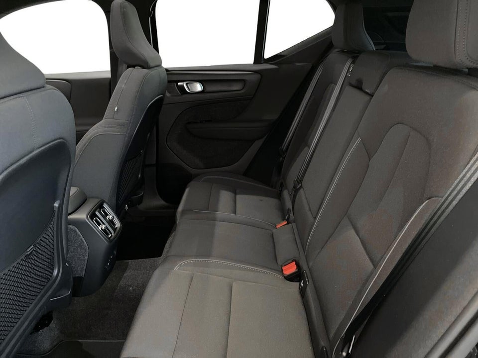 Volvo EX40 Extended Range Black Edition 5d